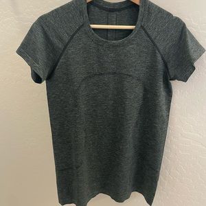 Lululemon short sleeve swift stride top size 10